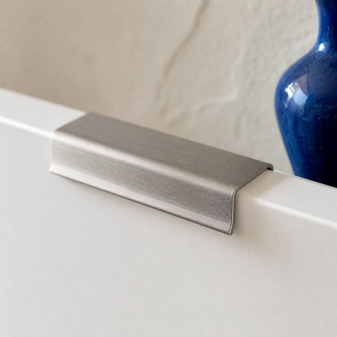 Edge Pull, Brushed Steel-Tone — detail